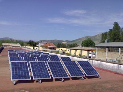 Impianto fotovoltaico tetto piano indipendente ibrido