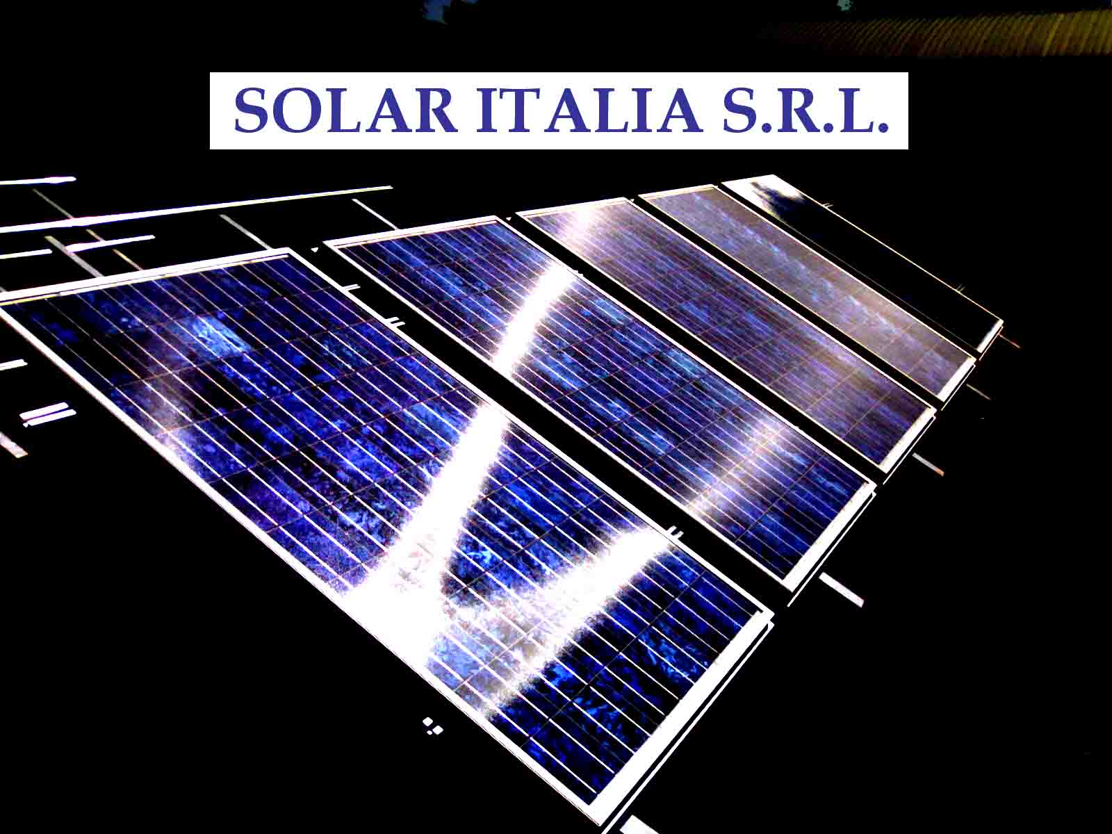 struttura di supporto per impianti fotovoltaici con 5 pannelli fotovoltaici
